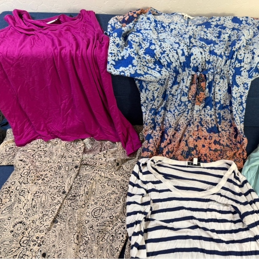Bundle of 4 cabi tops size medium